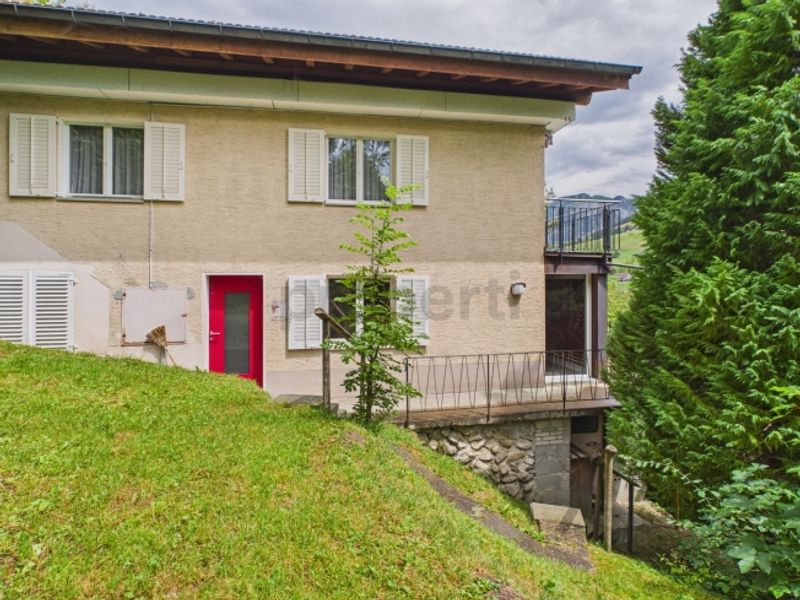 Geräumiges 7-Zimmer-Mehrfamilienhaus im Kurort Oberiberg - 1