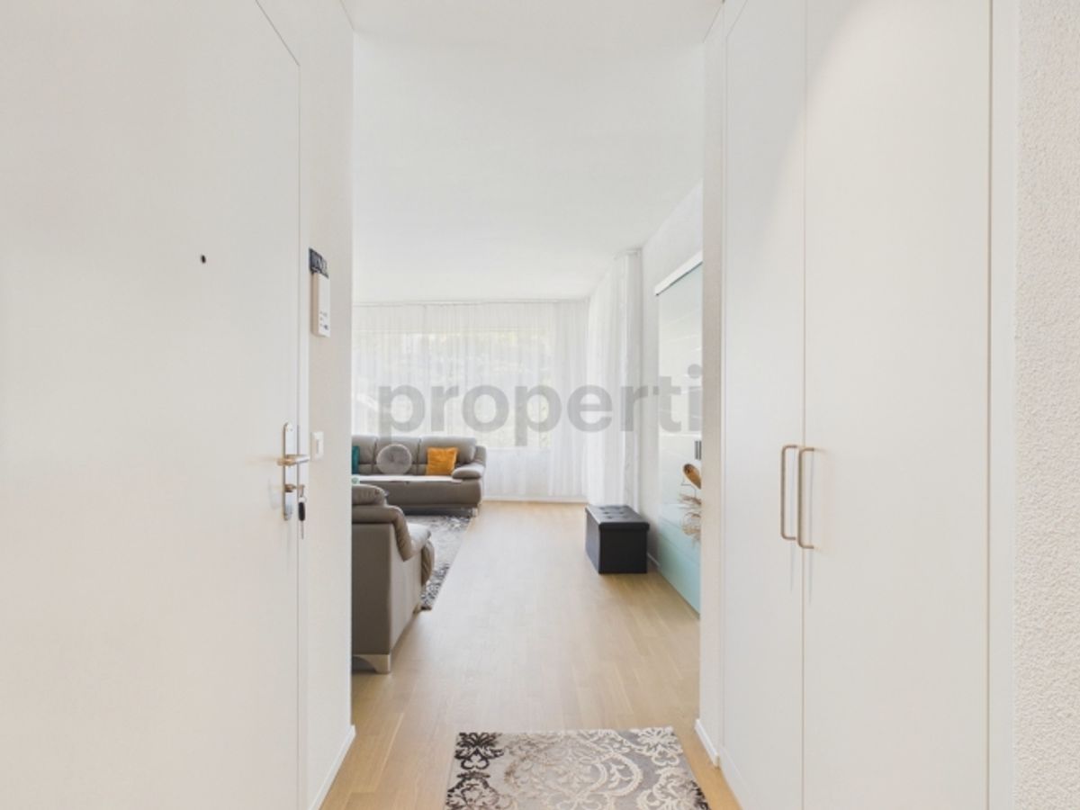 Eigentumsstandard mit Panoramafenstern Grosszügige 74 m², Tiefgaragenplatz inklusive und sonniger Balkon - 6