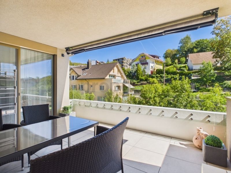 Eigentumsstandard mit Panoramafenstern Grosszügige 74 m², Tiefgaragenplatz inklusive und sonniger Balkon - 9