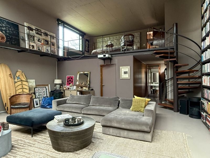 70s Architekten-Ikone Extravagantes Loft-Wohnen an der Goldküste - 2