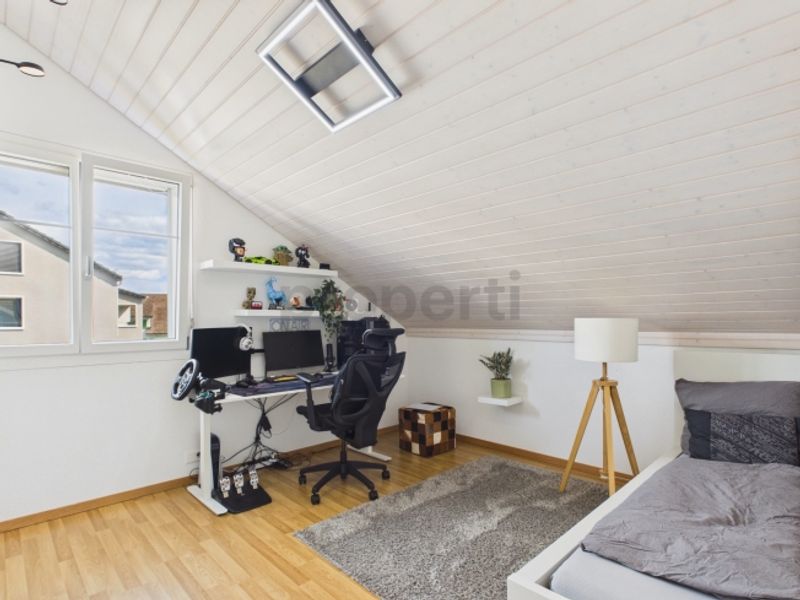 Helle 4.5-Zimmer-Dachwohnung mit 2 Bädern & Parkplätzen inklusive - 7
