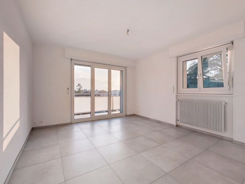 Schöne komplett renovierte 4.5 Zimmerwohnung im 2. OG - 3