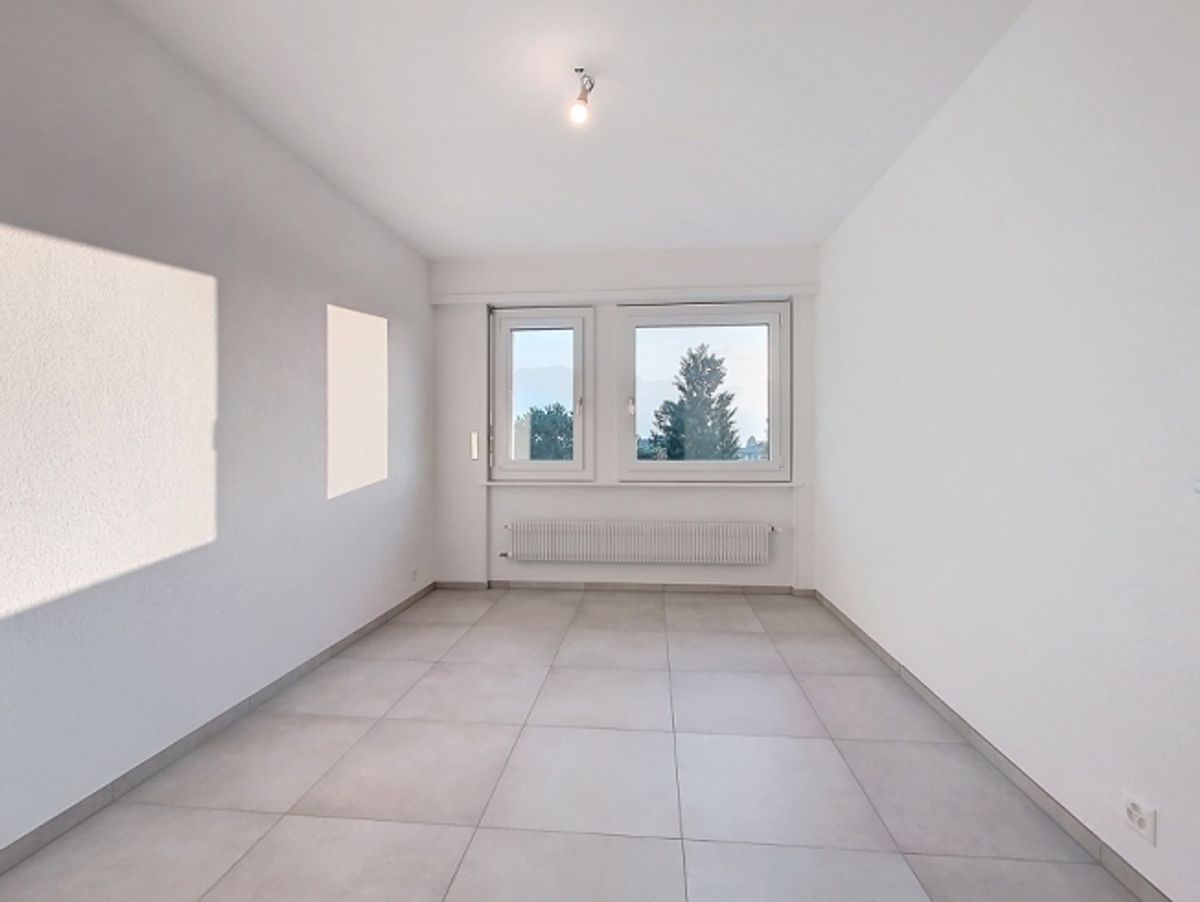 Schöne komplett renovierte 4.5 Zimmerwohnung im 2. OG - 3