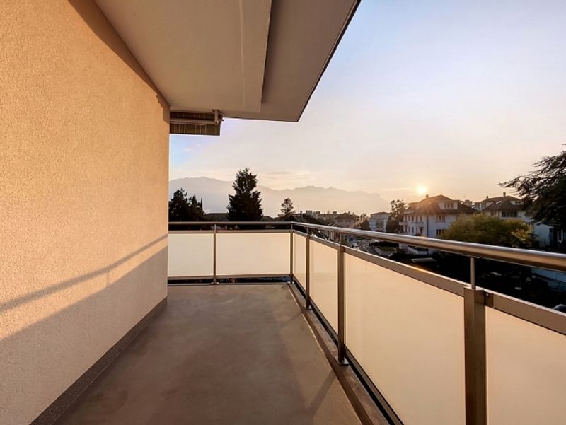 Schöne komplett renovierte 4.5 Zimmerwohnung im 2. OG - 5