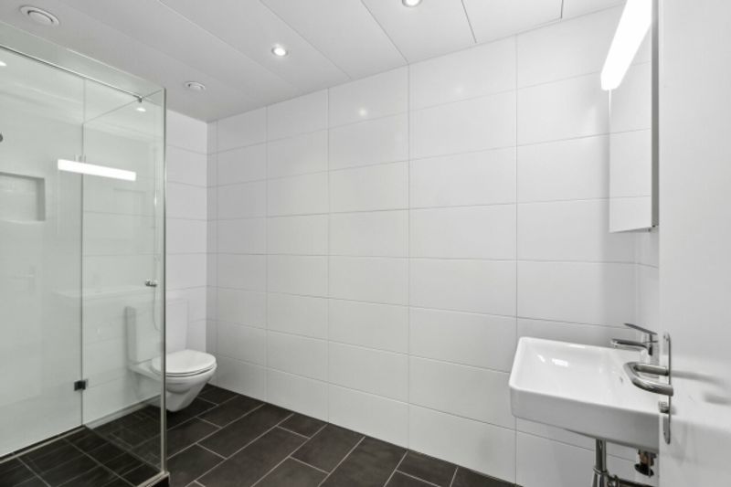 Neuer Raum für Ihre Ideen – top ausgebaute Büros/Praxisräume - 6