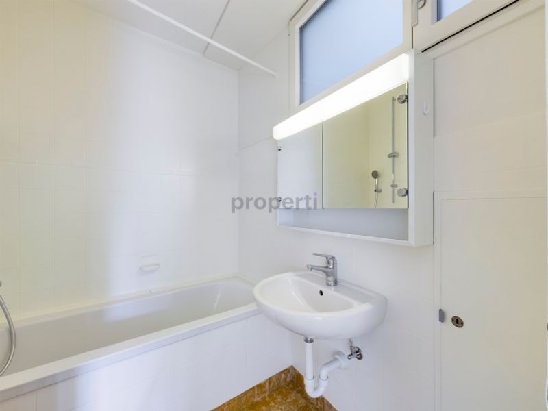 Moderne Küche, Balkon und gemeinsame Dachterrasse - 7