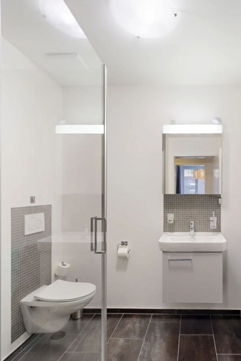 Moderne 4.5-Zimmer-Wohnung mit Balkon und zwei Einstellhallenplätzen - 10