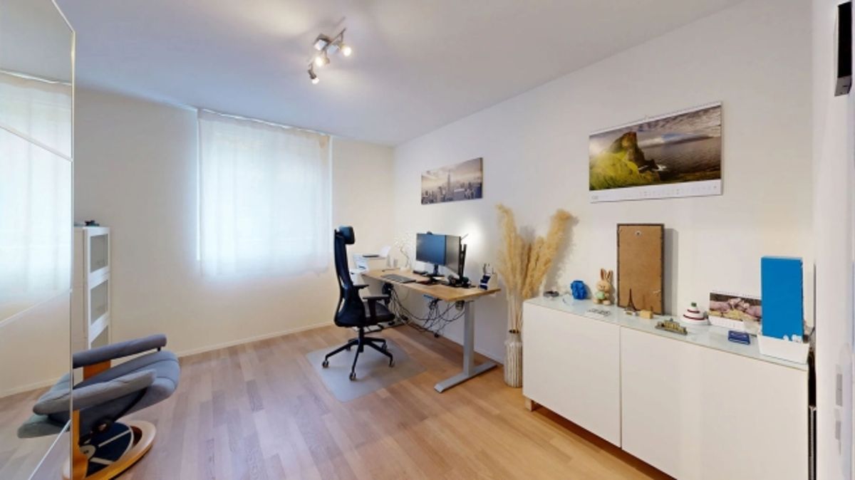 Moderne 4.5-Zimmer-Wohnung mit Balkon und zwei Einstellhallenplätzen - 13
