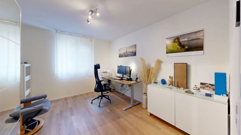 Moderne 4.5-Zimmer-Wohnung mit Balkon und zwei Einstellhallenplätzen - 14