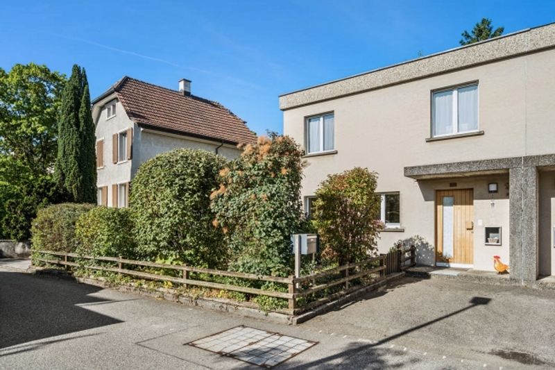 Doppelhaus an familienfreundlicher Lage - 1