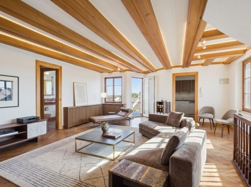 Charmante Maisonette mit sonnigem Balkon - 1