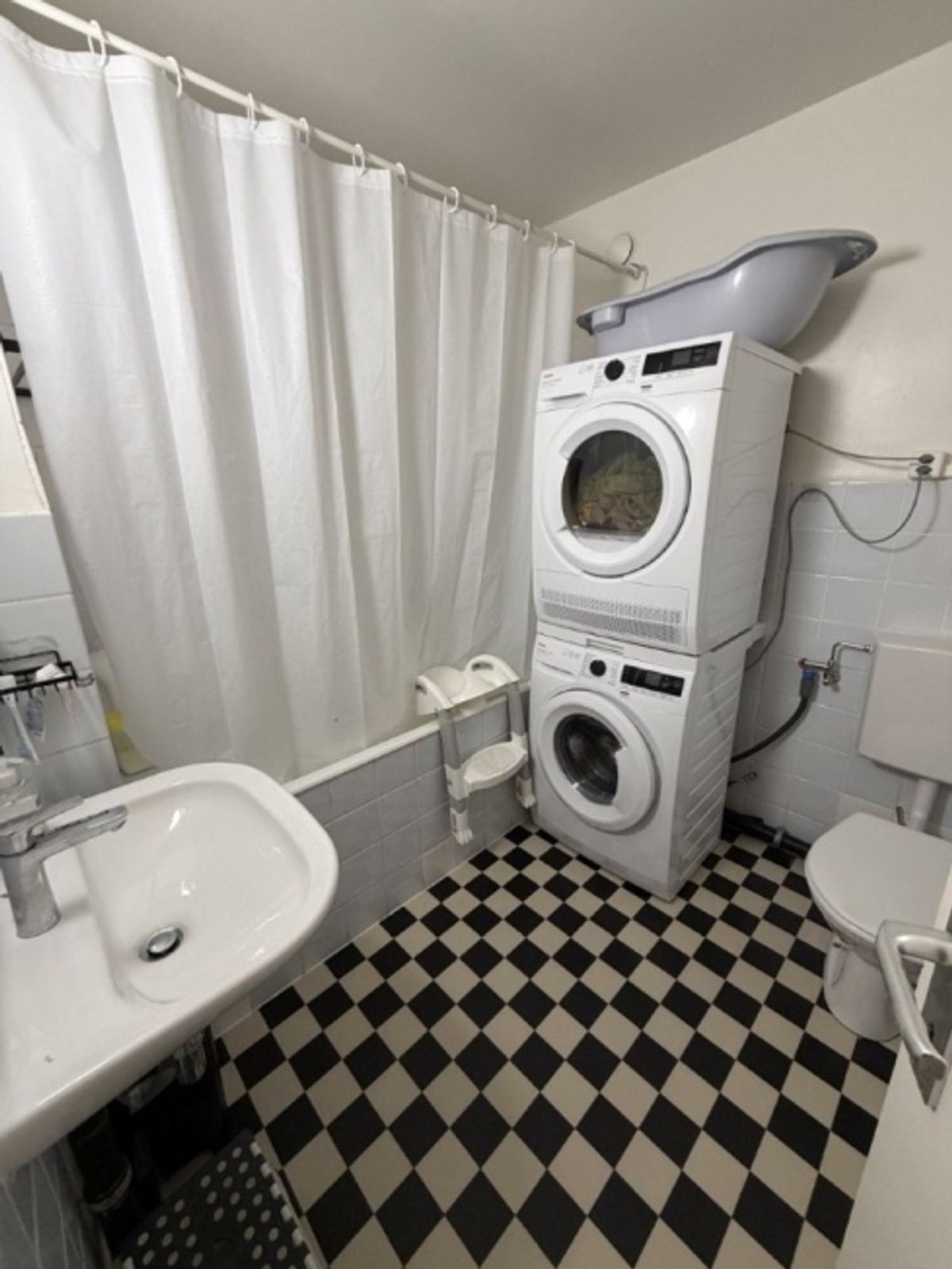 3-Zimmer-Wohnung im 2. Stock in der Nähe der Perle des Sees - 1