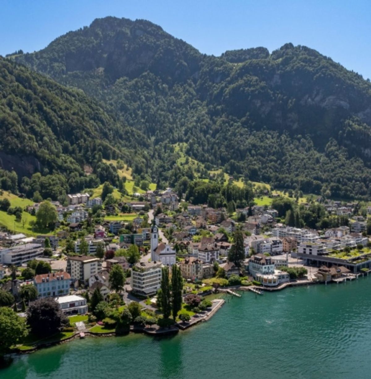 EXKLUSIVE 3.5 ZIMMER WOHNUNG MIT UNVERBAUBARER SEE- UND BERGSICHT - 11