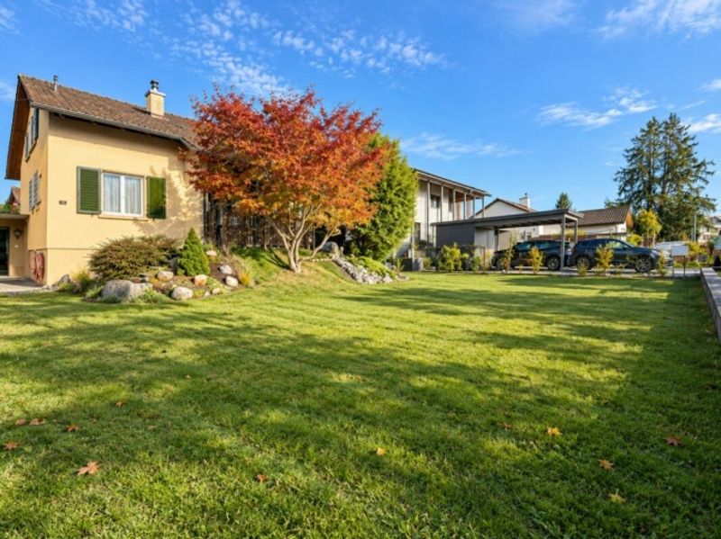 Charmantes 5.5-Zimmer Einfamilienhaus mit grossem Garten in Buchs AG - 1