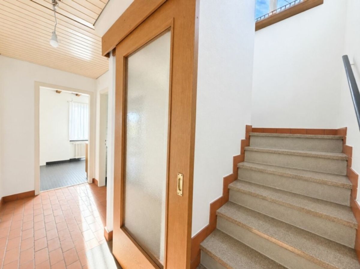 Charmantes 5.5-Zimmer Einfamilienhaus mit grossem Garten in Buchs AG - 6