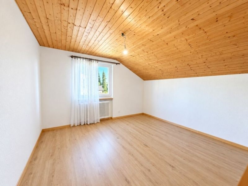 Charmantes 5.5-Zimmer Einfamilienhaus mit grossem Garten in Buchs AG - 10