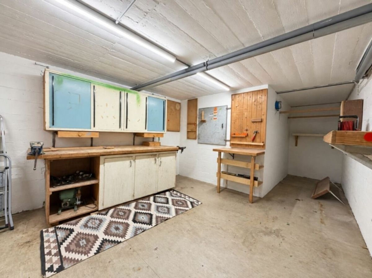 Charmantes 5.5-Zimmer Einfamilienhaus mit grossem Garten in Buchs AG - 12
