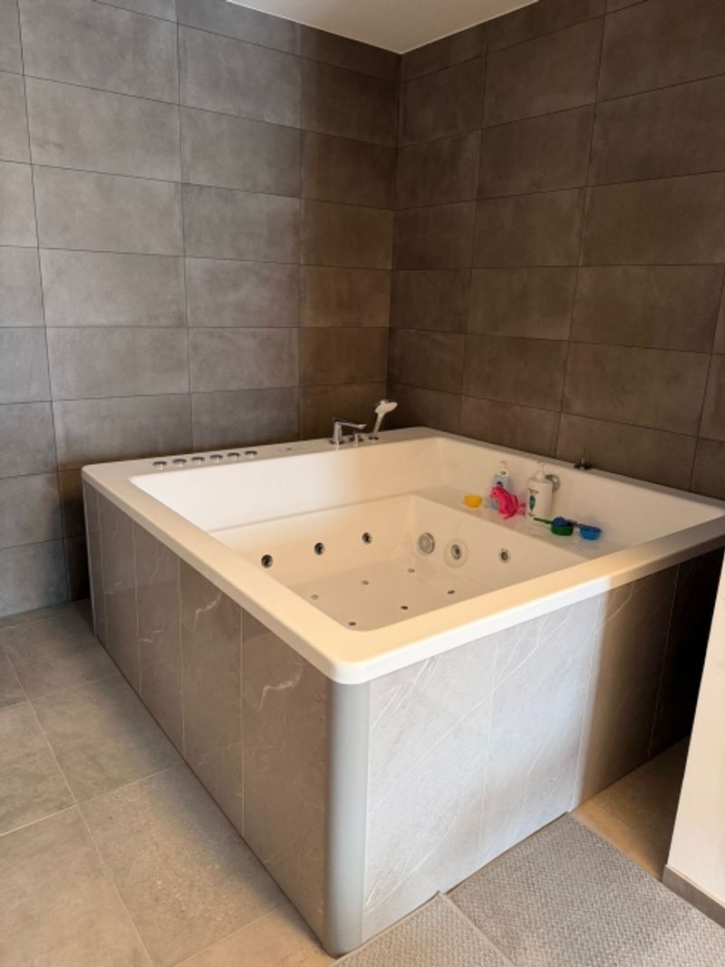 Moderne 5.5 pièces  élégante maison mitoyenne Minergie, au cSur de Lens - 9