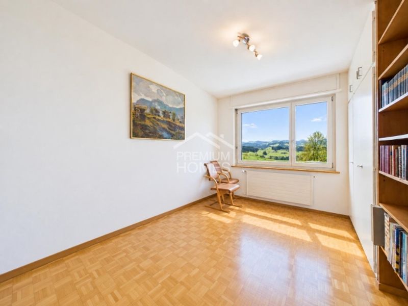 Einmalige Lage trifft auf grosszügiges Wohnhaus - 10