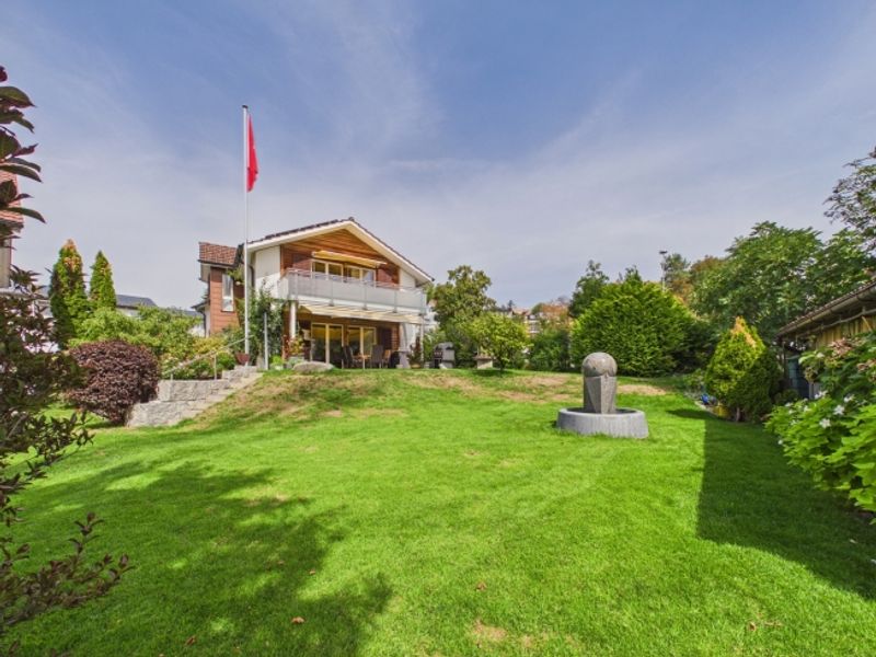 Grosser Garten zur Alleinnutzung, 250 m² Terrasse und flexible Raumaufteilung (4.5 / 5.5 Zimmer) - 1