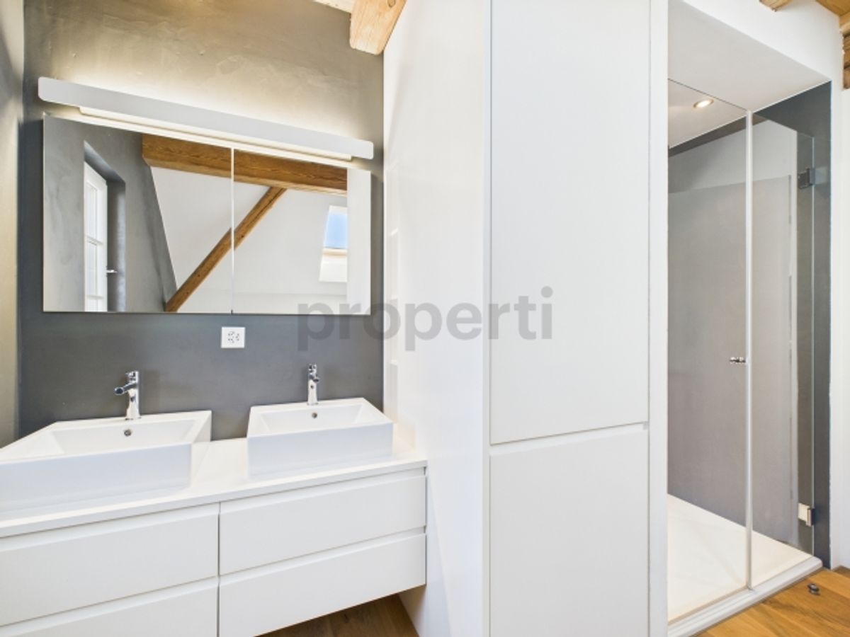 2.5 Zimmer Wohnung  ein einzigartiges Zuhause, das Geschichte und Moderne vereint - 7