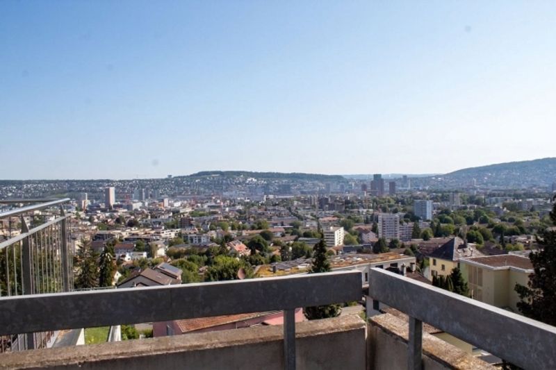 Geniessen Sie den Blick über die Stadt - 1