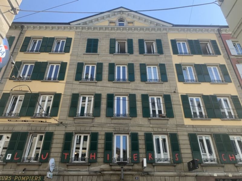 Grand appartement de 3 pièces sous combles dans immeuble historique - 4