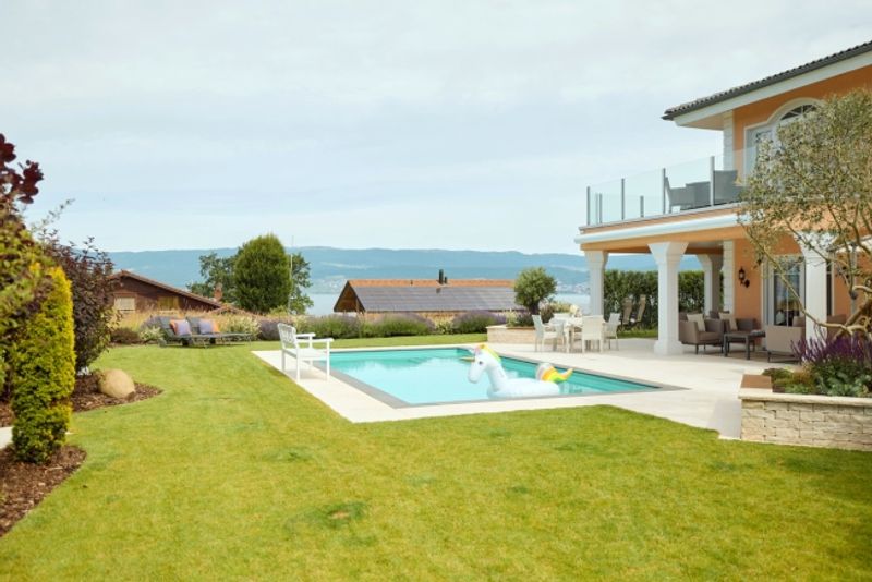 FERIENGEFÜHLE VILLA MIT SICHT AUF DEN NEUENBURGERSEE - 7