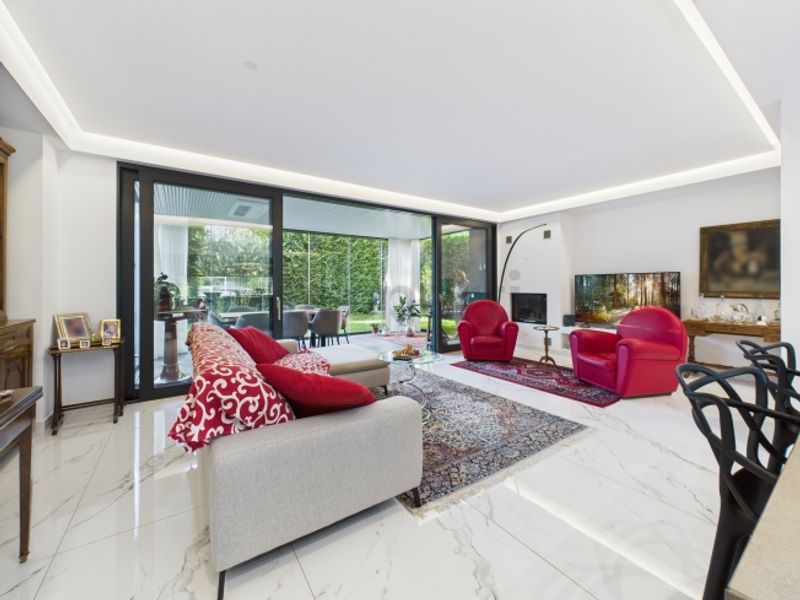 Casa moderna con giardino, spa privata e tecnologia avanzata a Locarno - 5