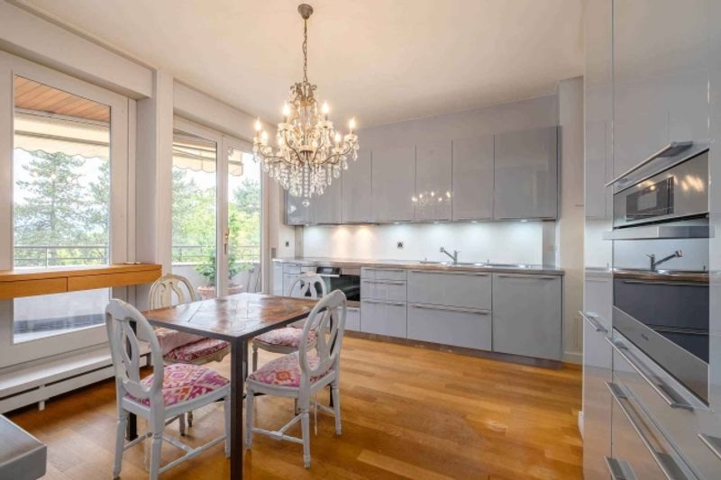 Hervorragende 7-Zimmer-Wohnung in SI mit Reihenhäusern von mehr als 120 m² - 5