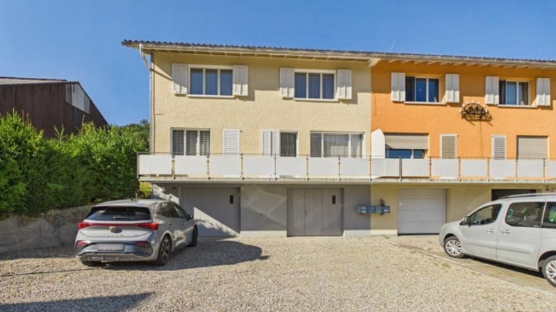 Doppeleinfamilienhaus mit 5.5 - Zimmer - 2