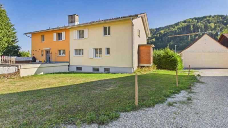 Doppeleinfamilienhaus mit 5.5 - Zimmer - 3