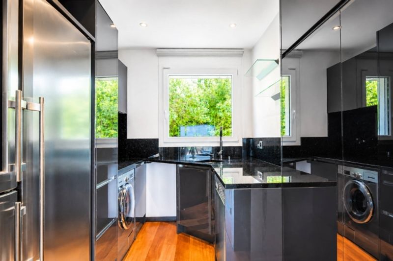 Prächtiges Doppelhaus-Penthouse mit atemberaubendem Seeblick - 10
