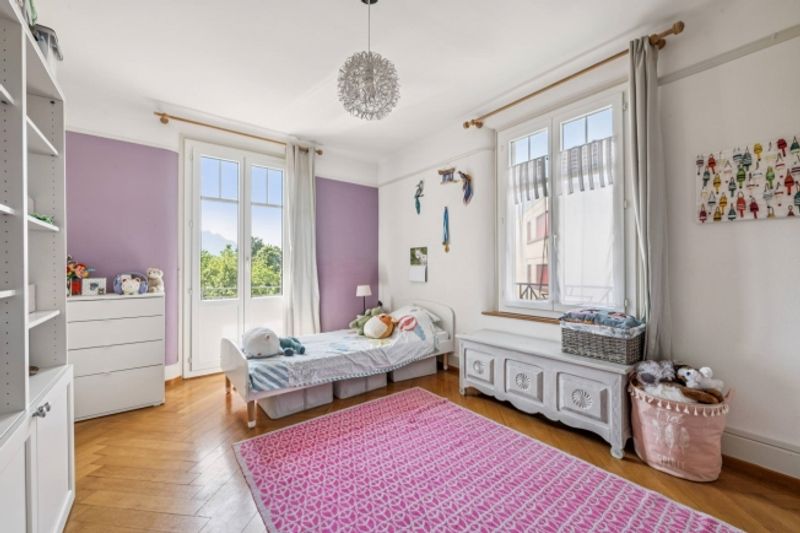 13-Zimmer-Master-Villa mit eigenständiger Wohnung, See- und Bergblick - 10