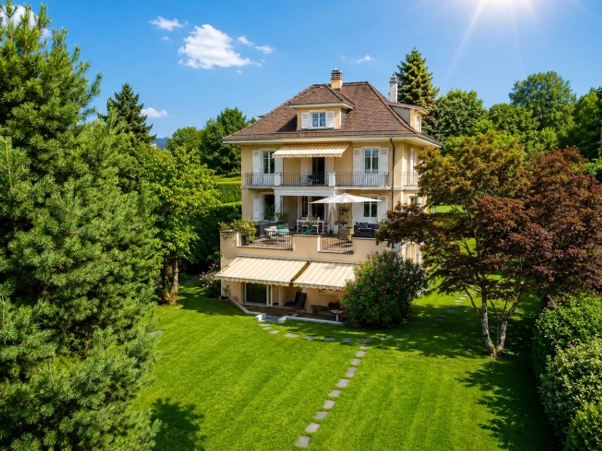 13-Zimmer-Master-Villa mit eigenständiger Wohnung, See- und Bergblick - 0