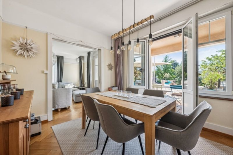 13-Zimmer-Master-Villa mit eigenständiger Wohnung, See- und Bergblick - 2