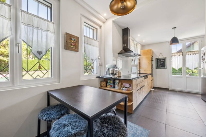 13-Zimmer-Master-Villa mit eigenständiger Wohnung, See- und Bergblick - 5