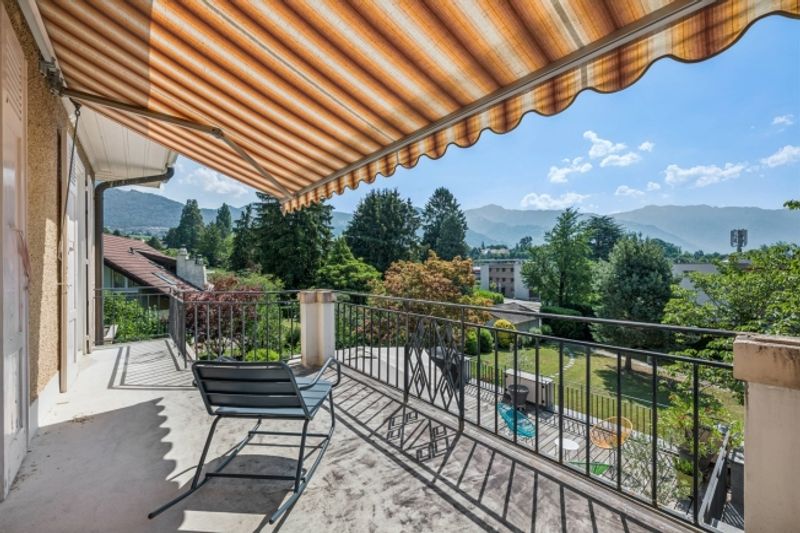 13-Zimmer-Master-Villa mit eigenständiger Wohnung, See- und Bergblick - 7