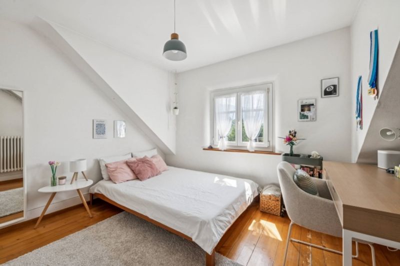 13-Zimmer-Master-Villa mit eigenständiger Wohnung, See- und Bergblick - 8