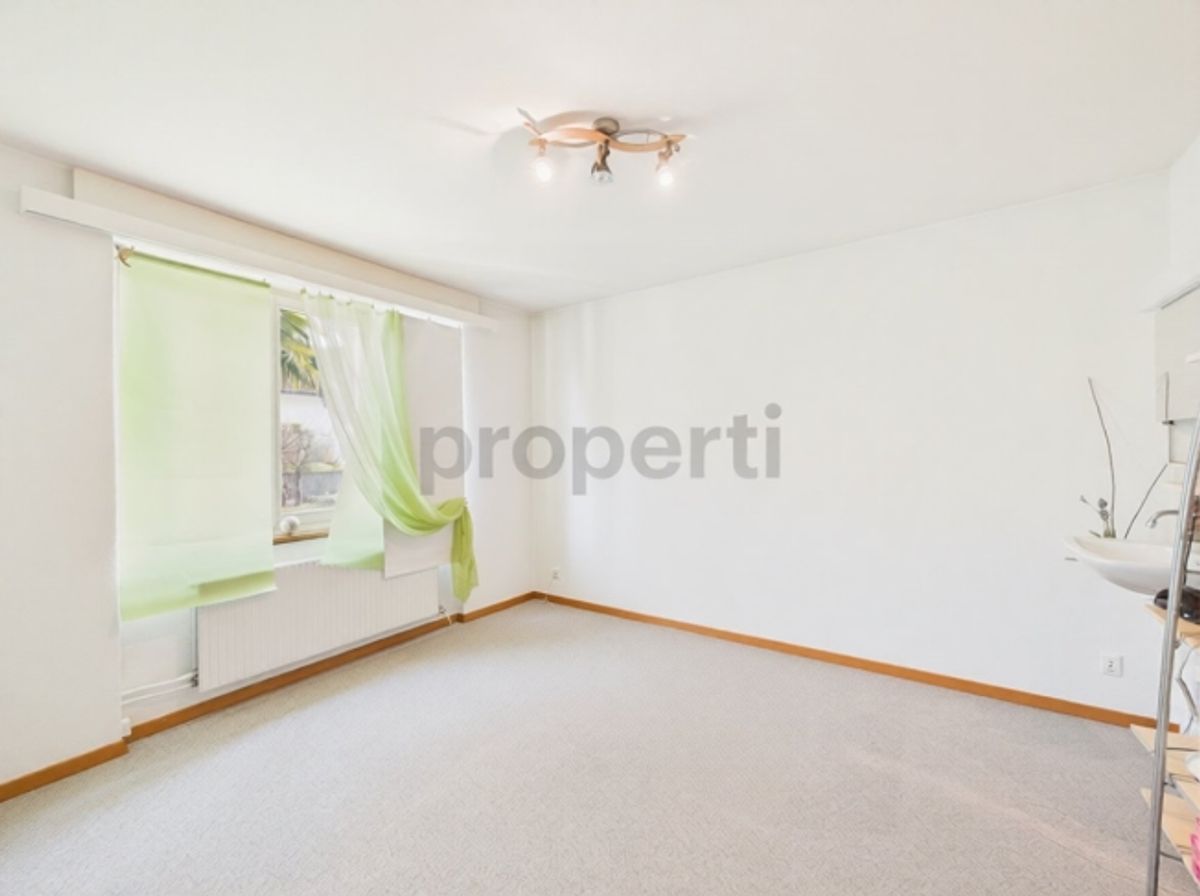 4.5-Zi.-Einfamilienhaus | Balkon, Doppelgarage und top Lage in Safnern - 11