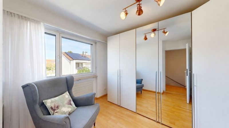 Idyllisches 5.5-Zimmer-Reiheneckhaus mit Garage und Cheminée - 10