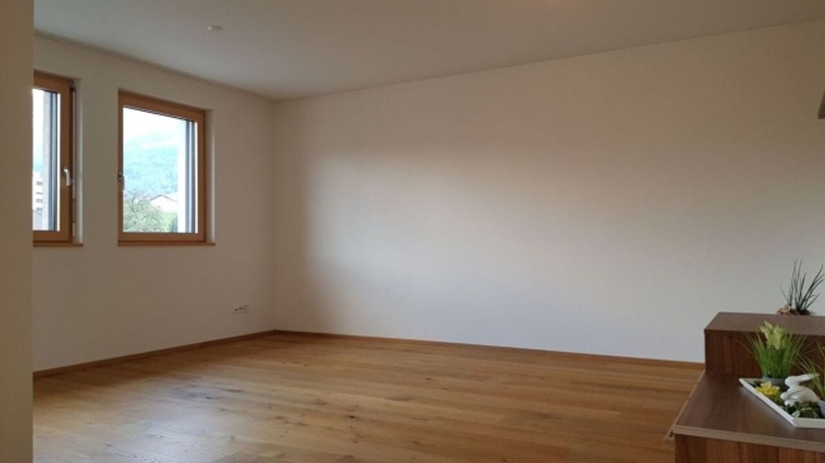 Traumhafte, neuwertige 4.5-Zimmerwohnung mit hohem Ausbaustandard und Balkon - 1