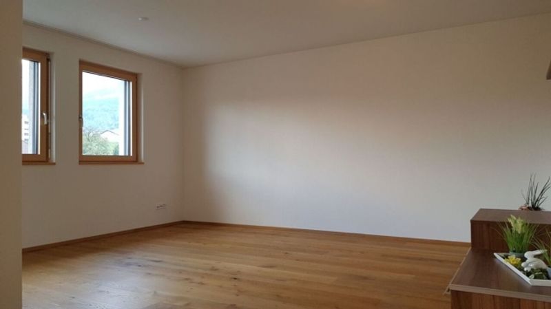 Traumhafte, neuwertige 4.5-Zimmerwohnung mit hohem Ausbaustandard und Balkon - 2