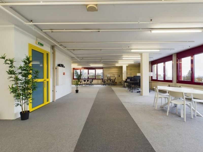 Grosszügiges und modernes Büro in Zollikofen - 4