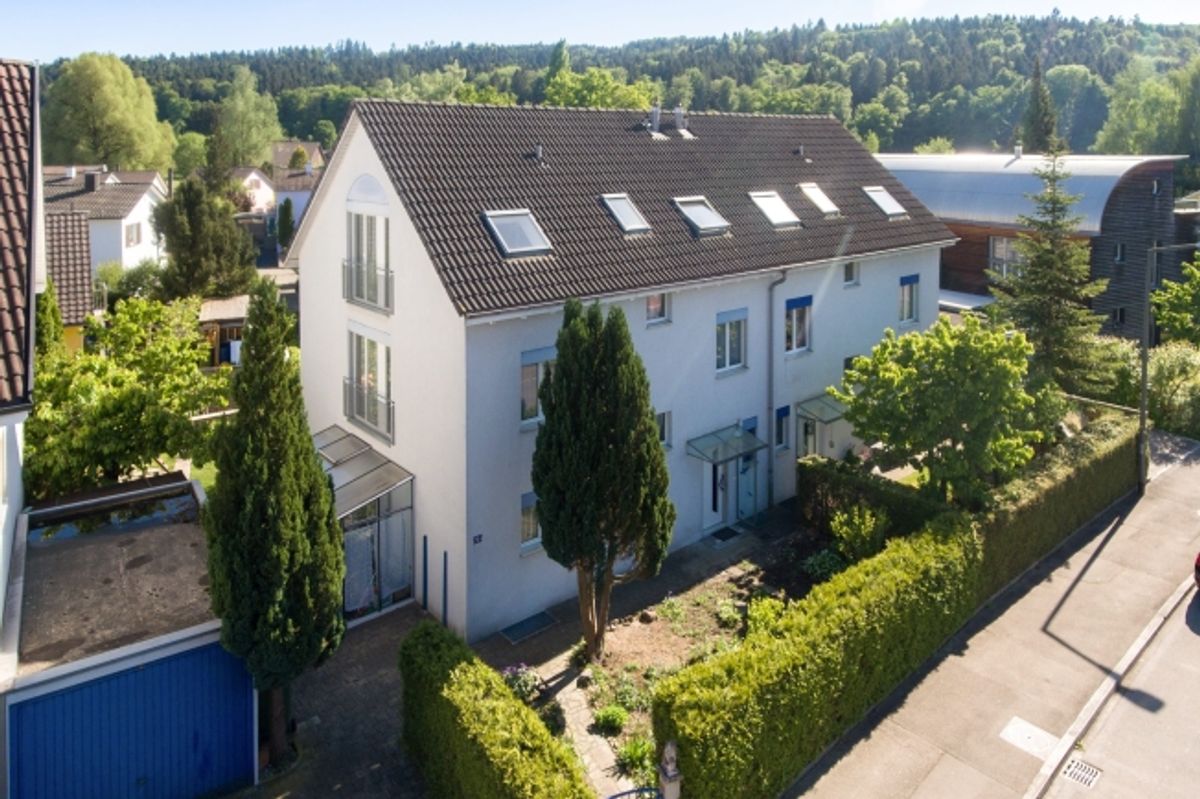 6.5 Zimmer Doppelhaushälfte mit Garten in Winterthur mieten - 0