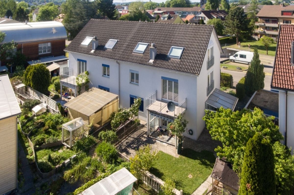 6.5 Zimmer Doppelhaushälfte mit Garten in Winterthur mieten - 1