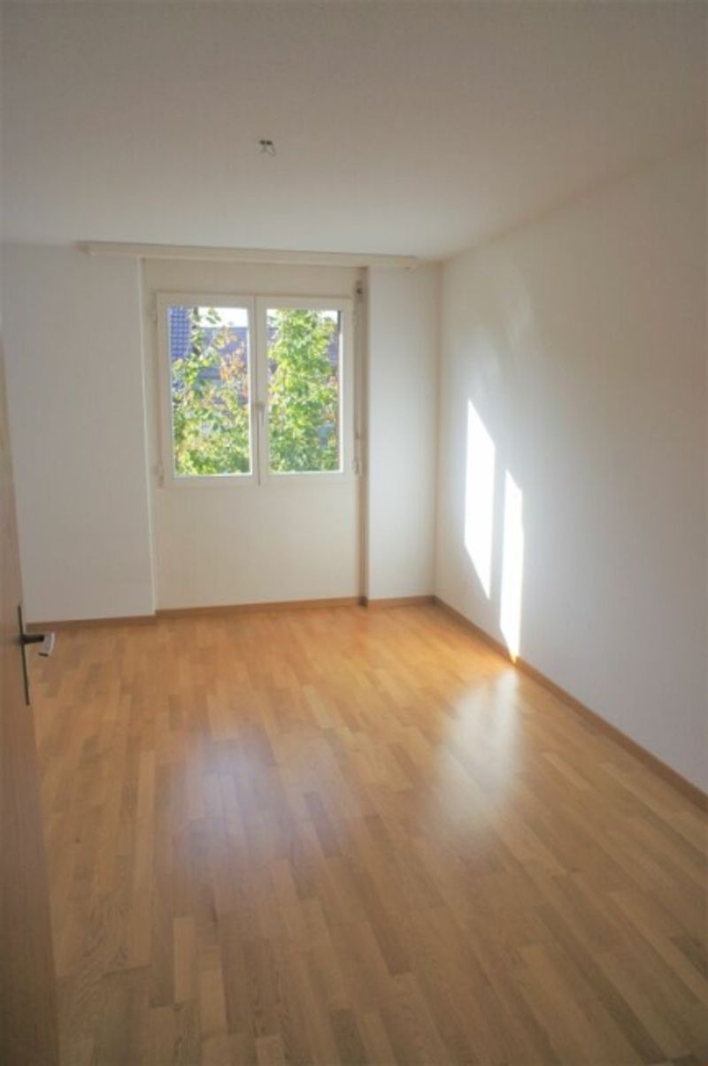 Modern, zentral gelegen, mit grossem Balkon im Grünen! - 7