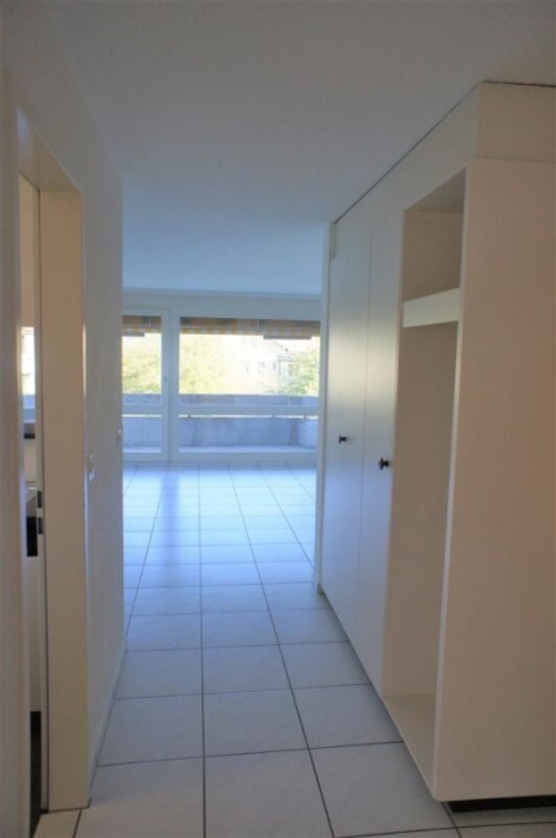 Modern, zentral gelegen, mit grossem Balkon im Grünen! - 8