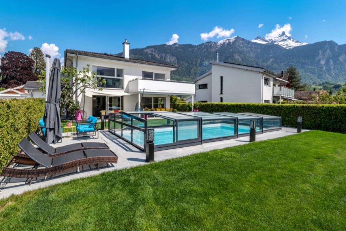 WUNDERSCHÖNES FREISTEHENDES HAUS MIT EIGENSTÄNDIGEM STUDIO UND SWIMMINGPOOL - 0
