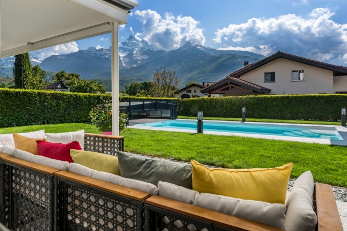 WUNDERSCHÖNES FREISTEHENDES HAUS MIT EIGENSTÄNDIGEM STUDIO UND SWIMMINGPOOL - 4